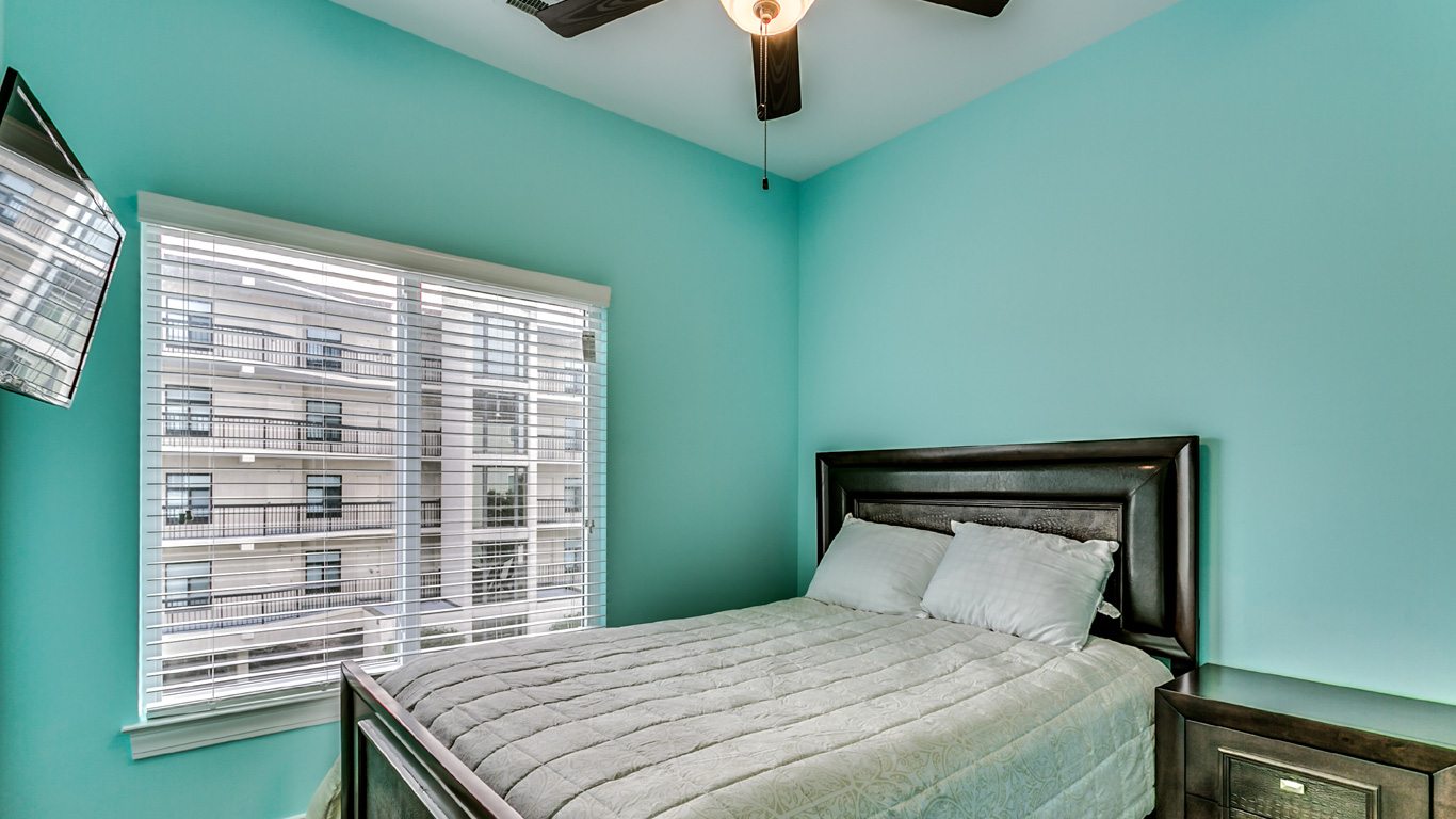 225 20th Avenue - Unit B bedroom.