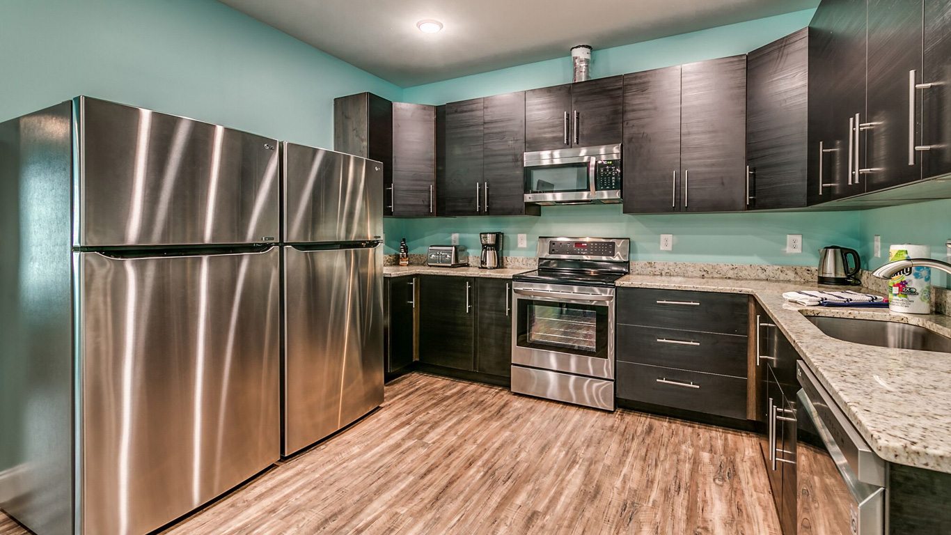 407 9th Avenue – Unit B kitchen.