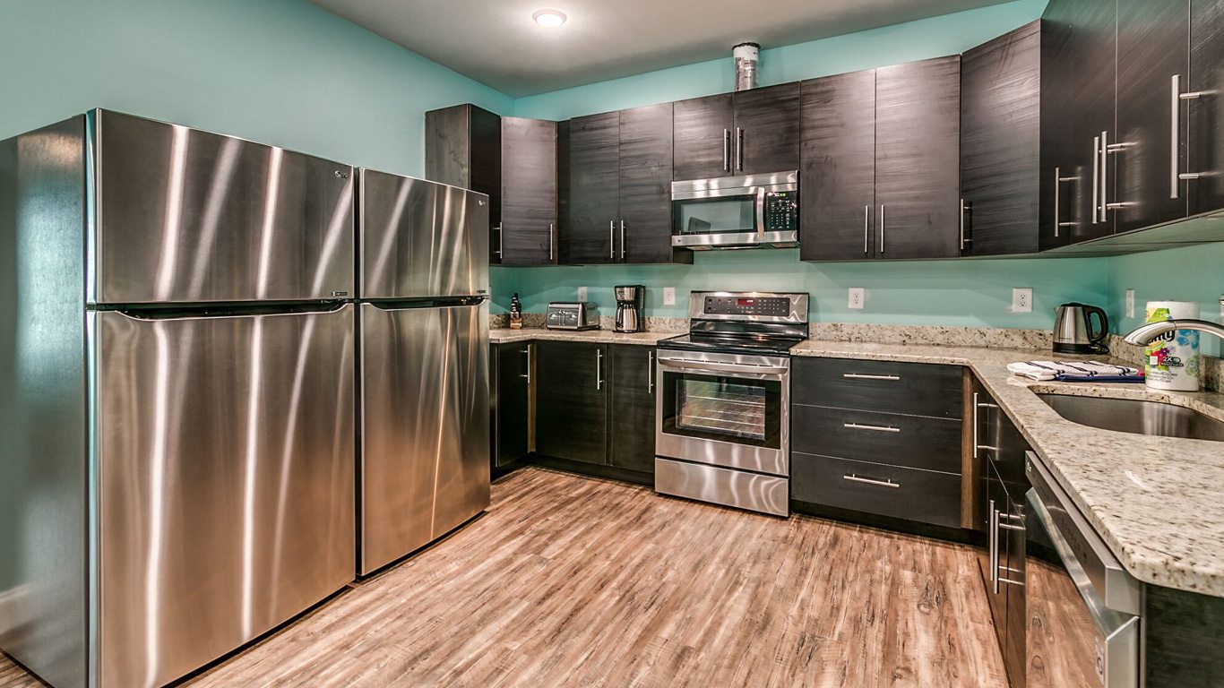 407 9th Avenue – Unit D kitchen.