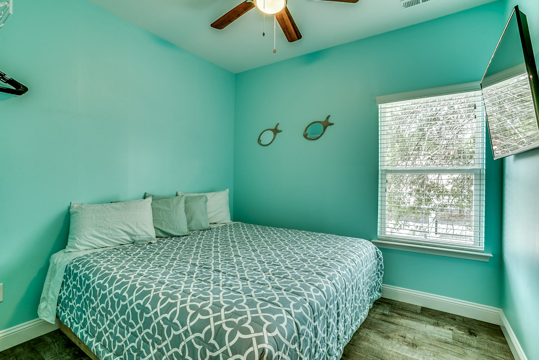 1022 Hunter Ave bedroom.