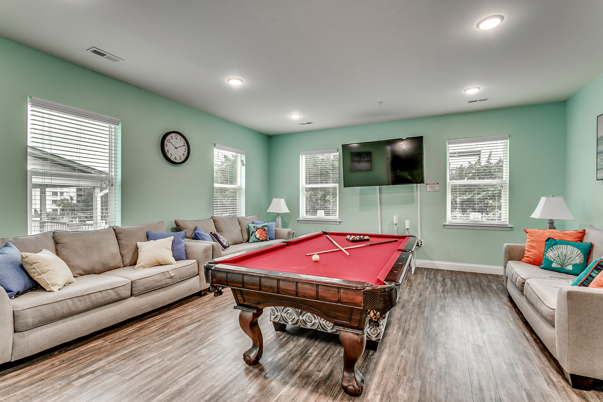 204 54th Ave - Unit B long game room.