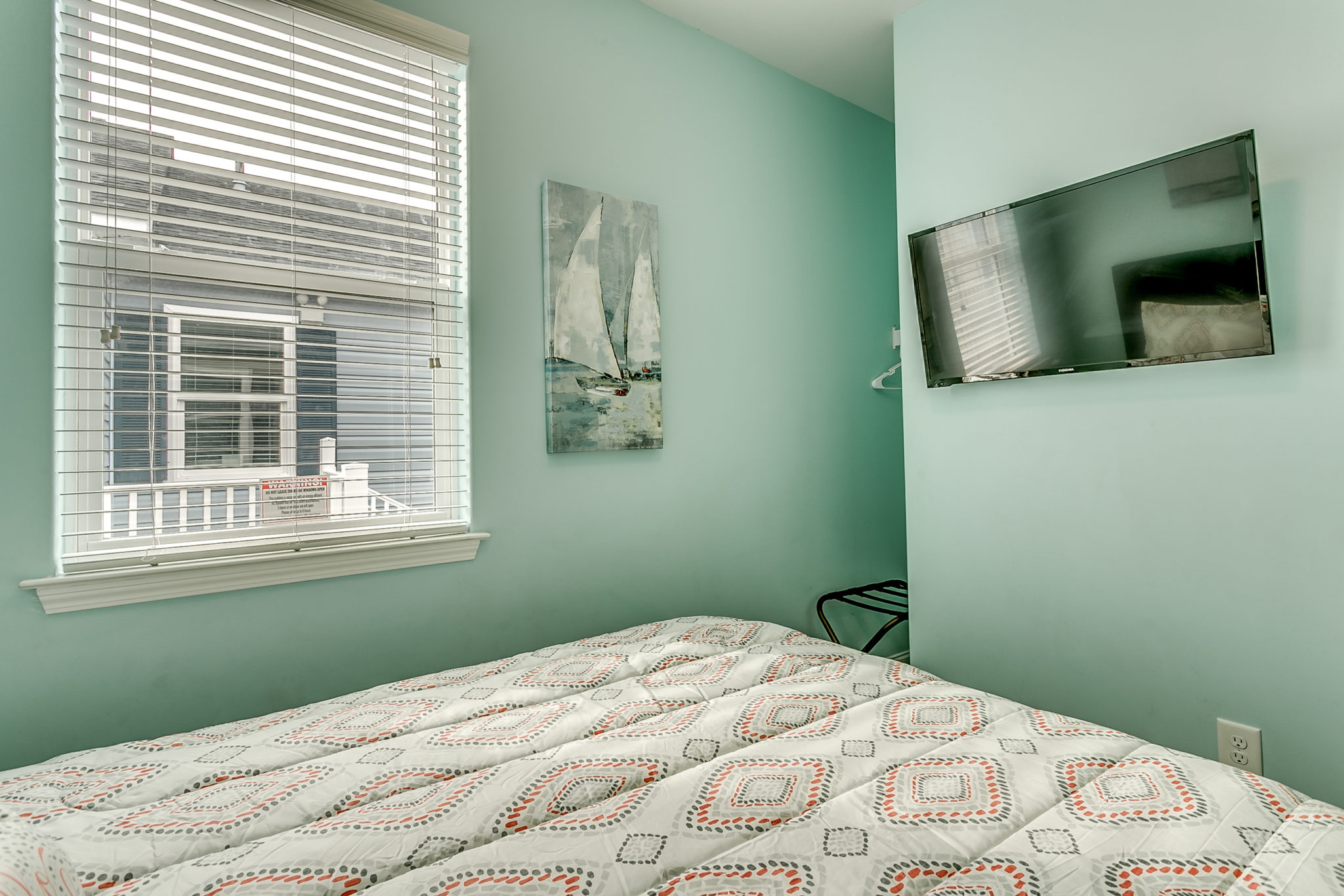2201 Spring Street bedroom.