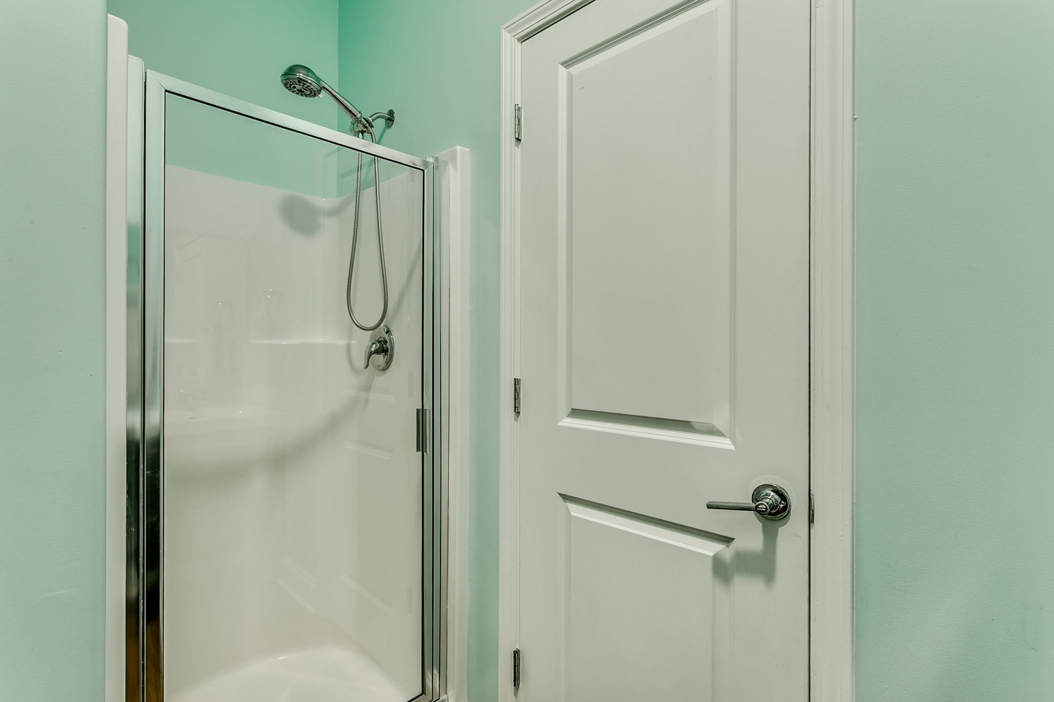 2201 Spring Street bathroom with shower.