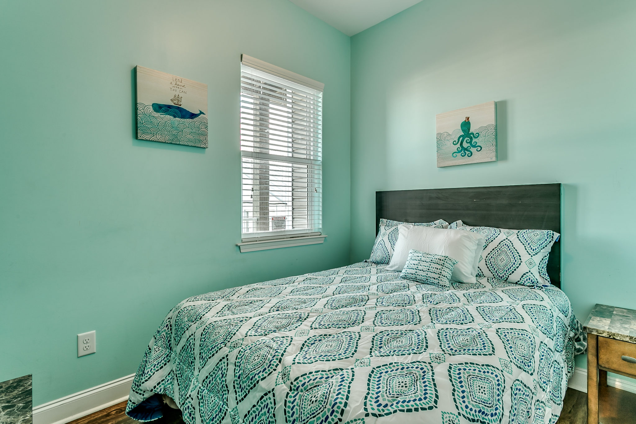 2201 Spring Street bedroom.