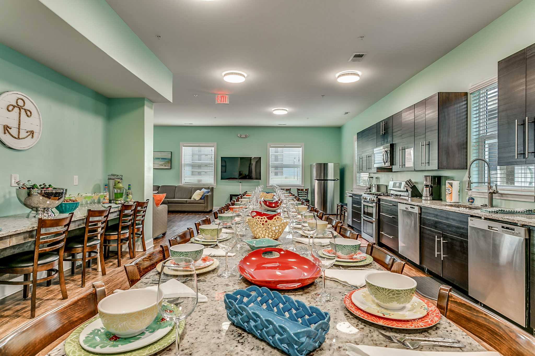 2201 Spring Street long dining table and kitchen
